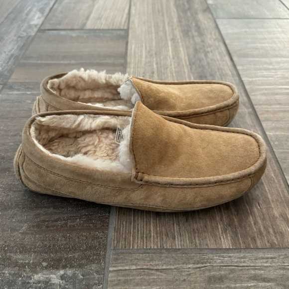 UGG Australia Ascot Chestnut Suede Slippers Loafers Men’s size 9 main image 10